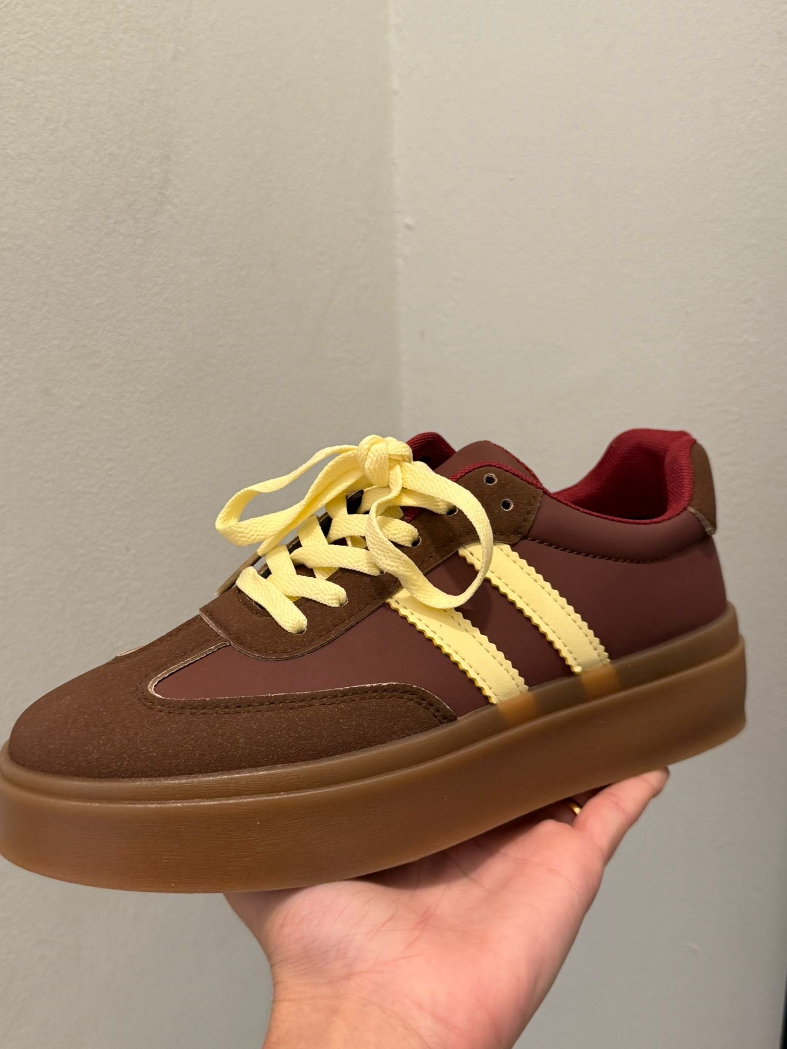 Zapatilla rayas