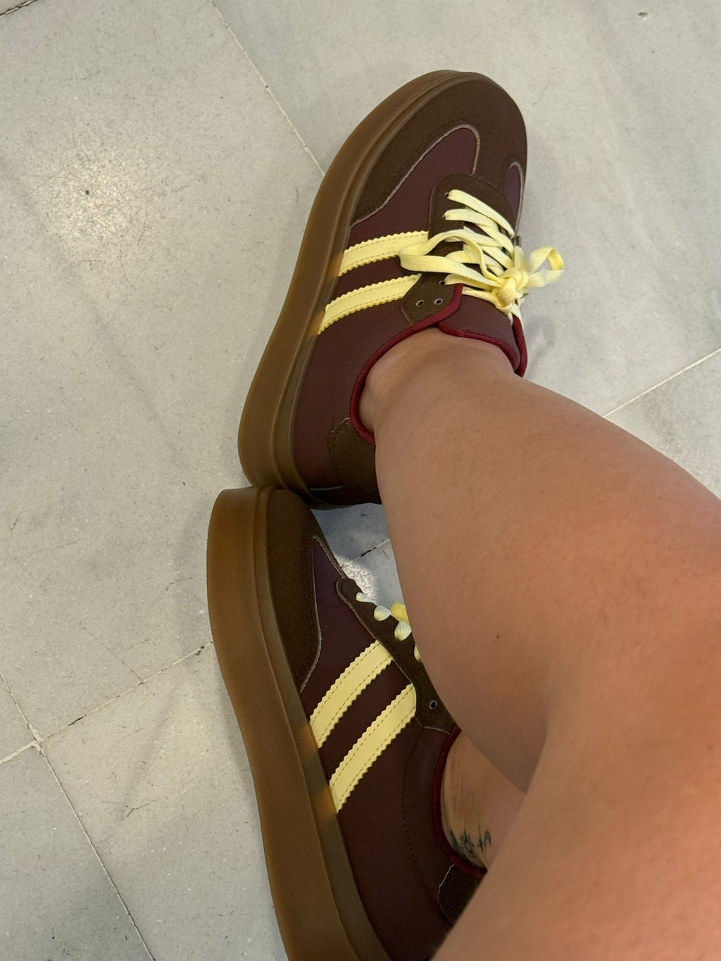Zapatilla rayas