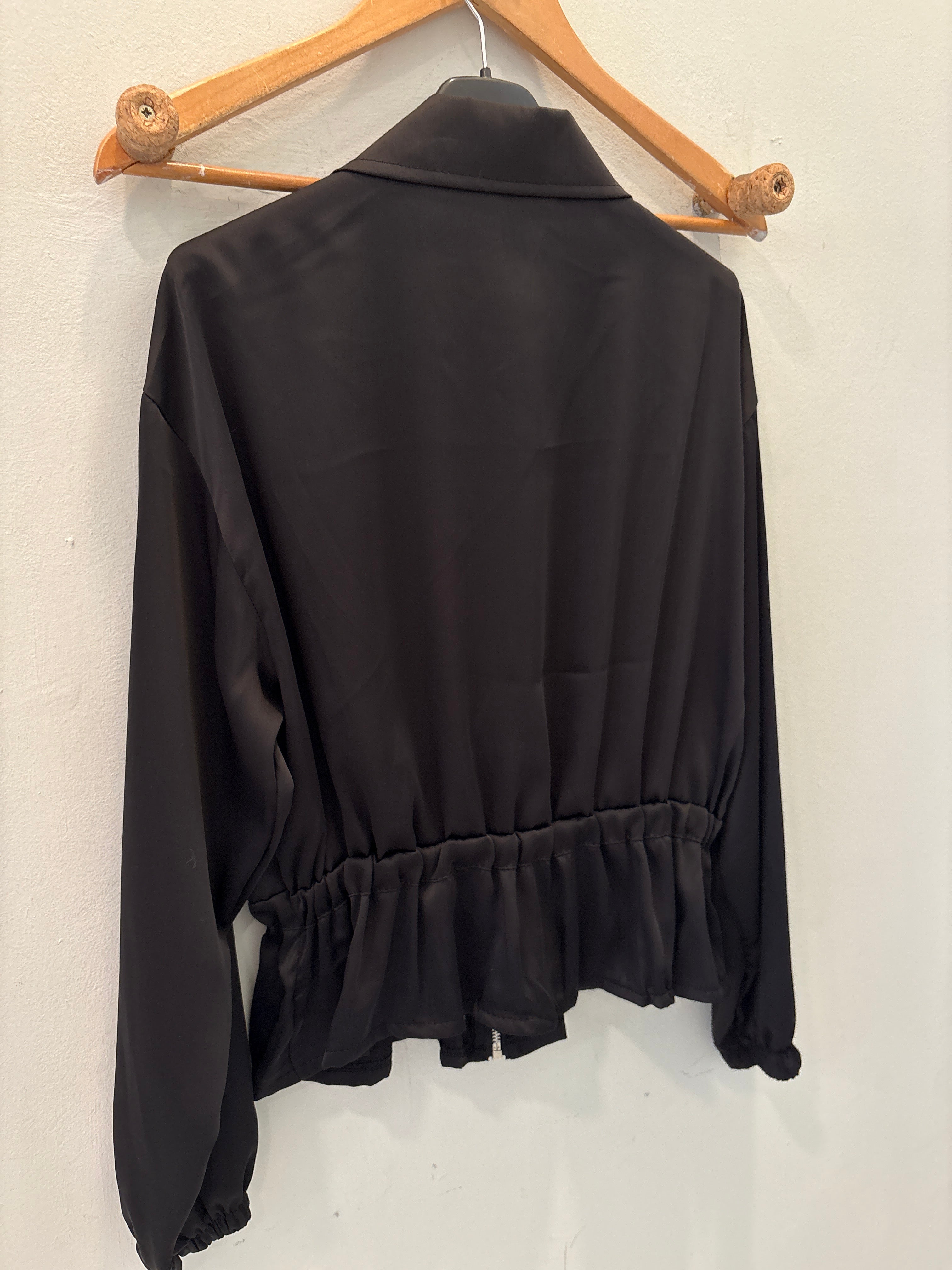 Bomber efecto satén negra