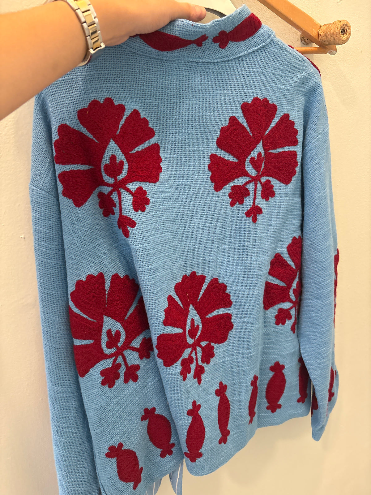 Chaqueta bordada azul