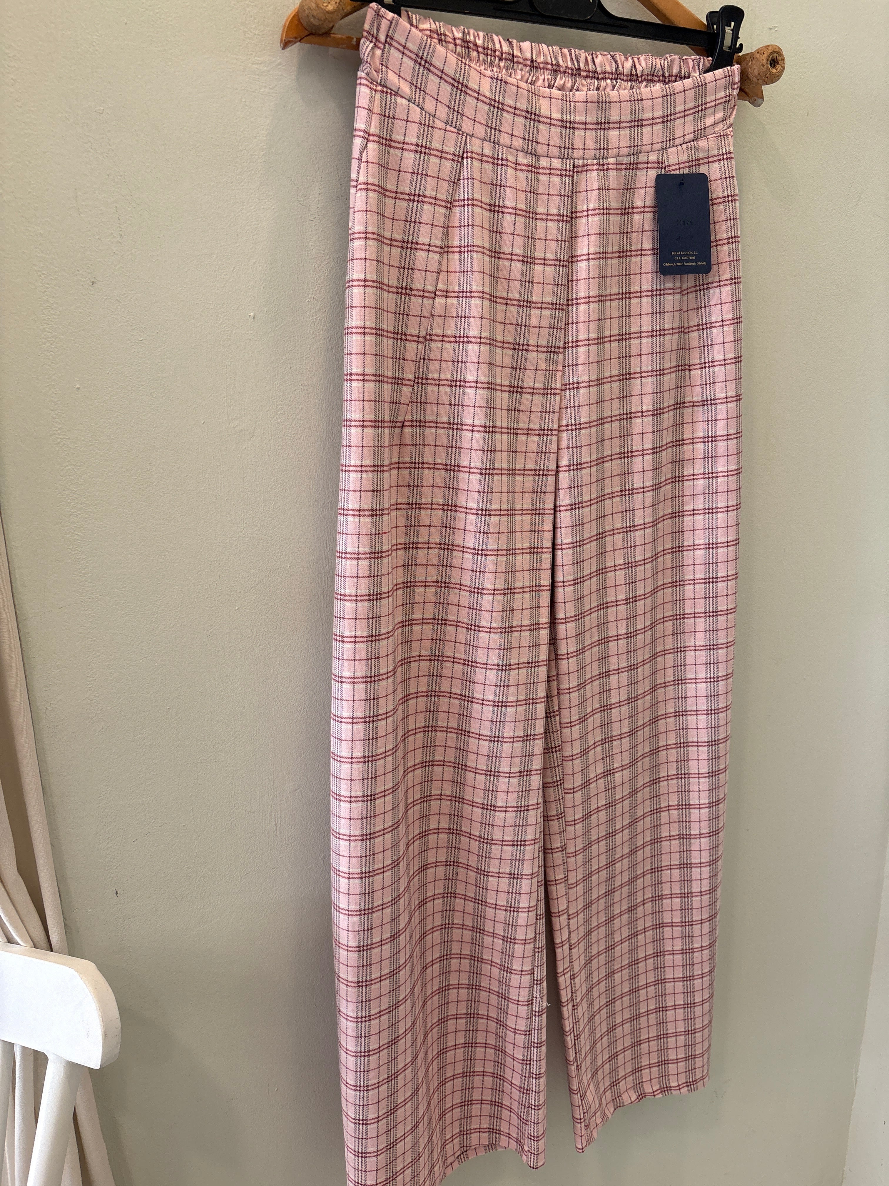 Pantalón elástico trasero