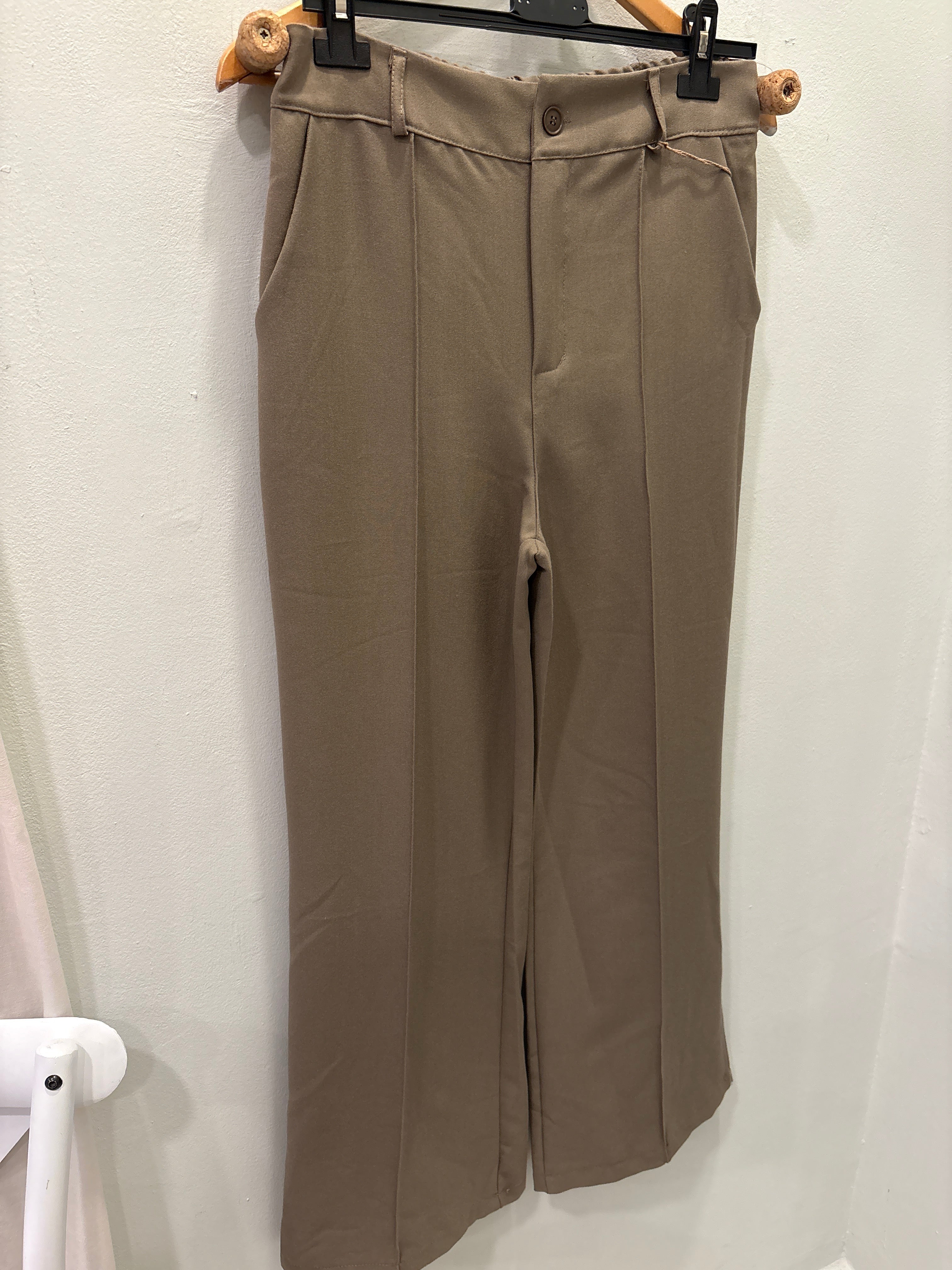 Pantalón kaki cinturilla elástica