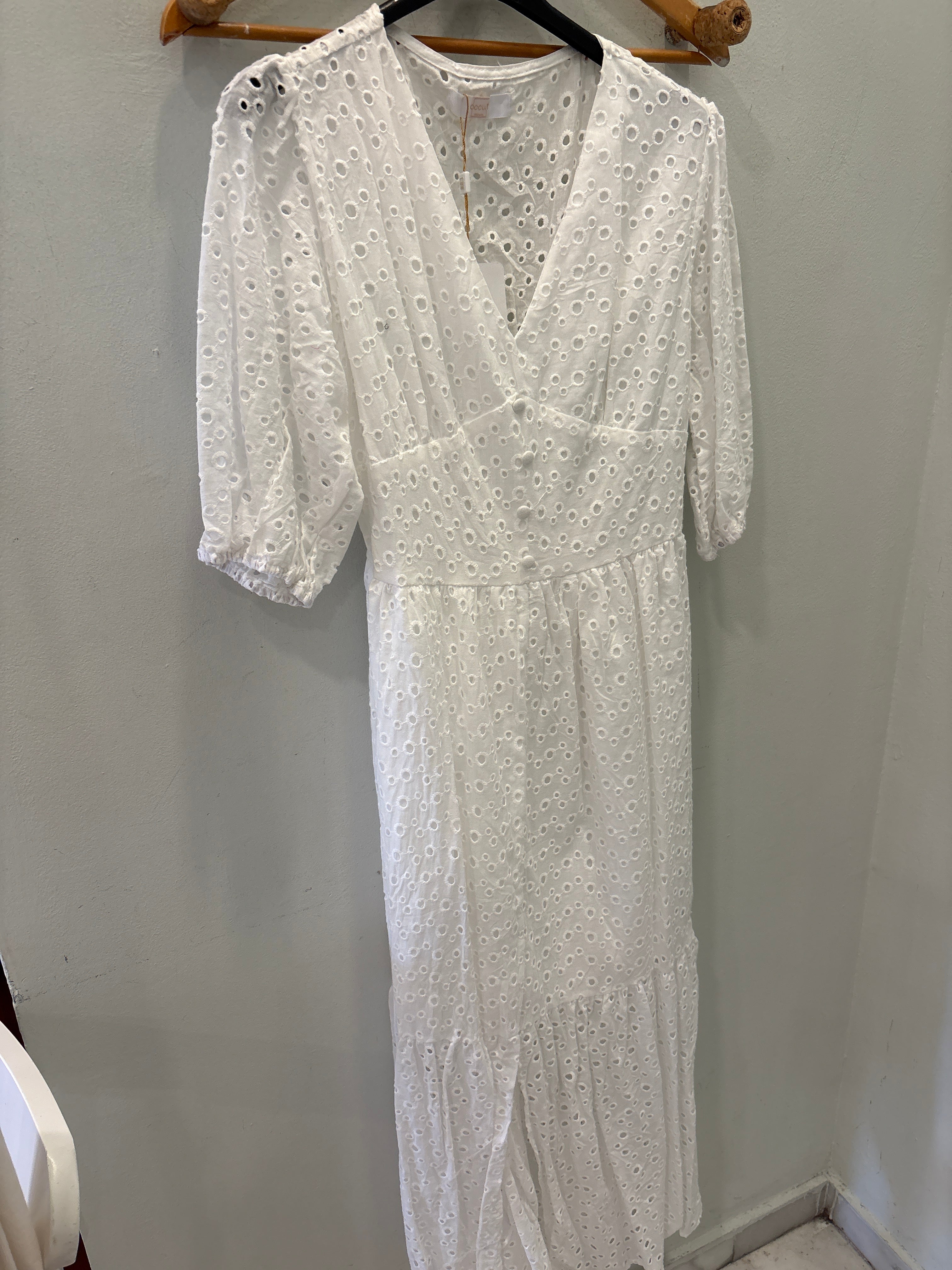 Vestido perforado con forro