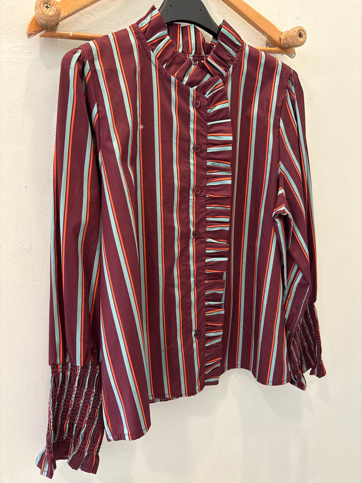 Camisa rayas y volante