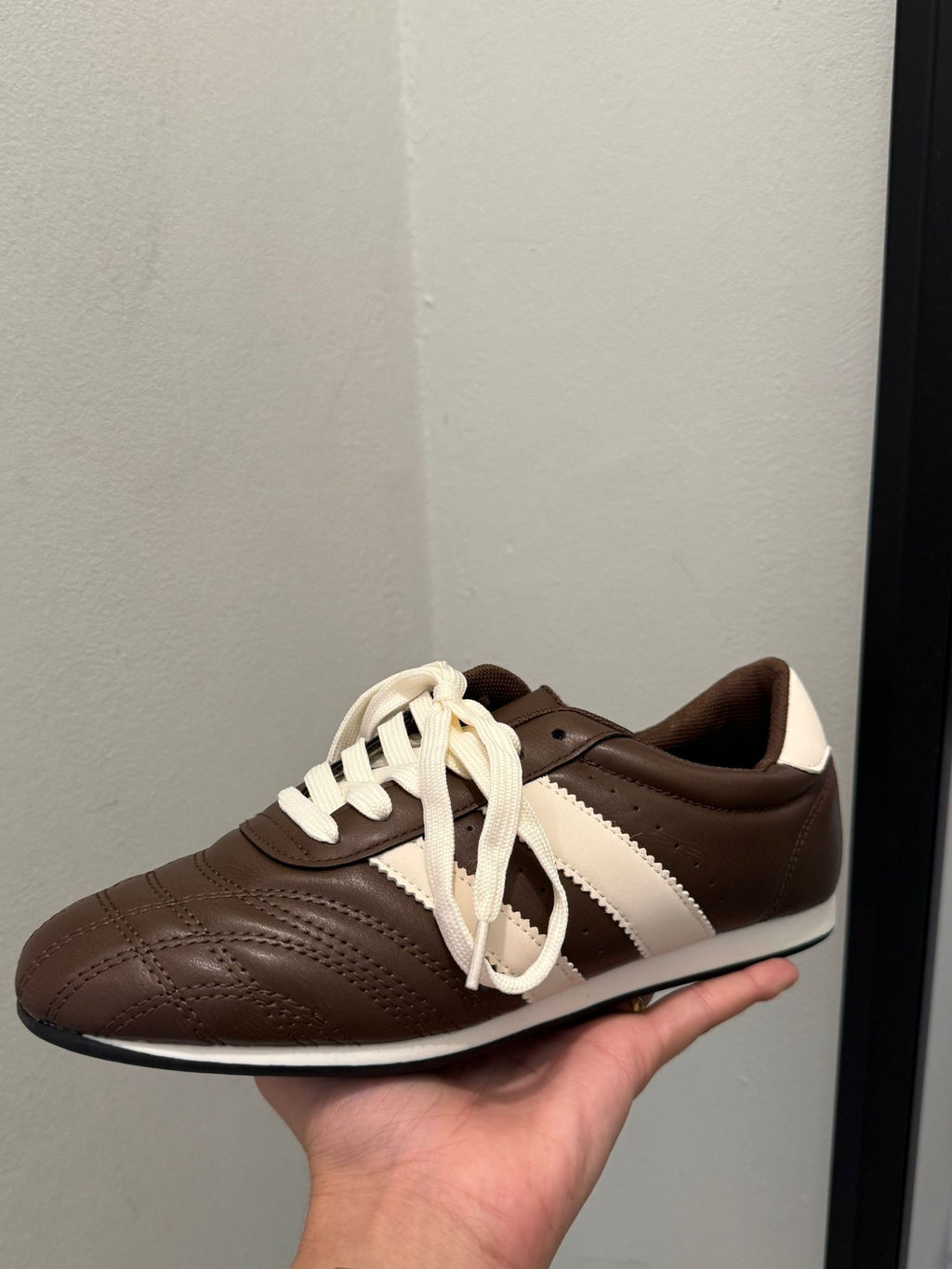 Zapatilla efecto piel marrón chocolate