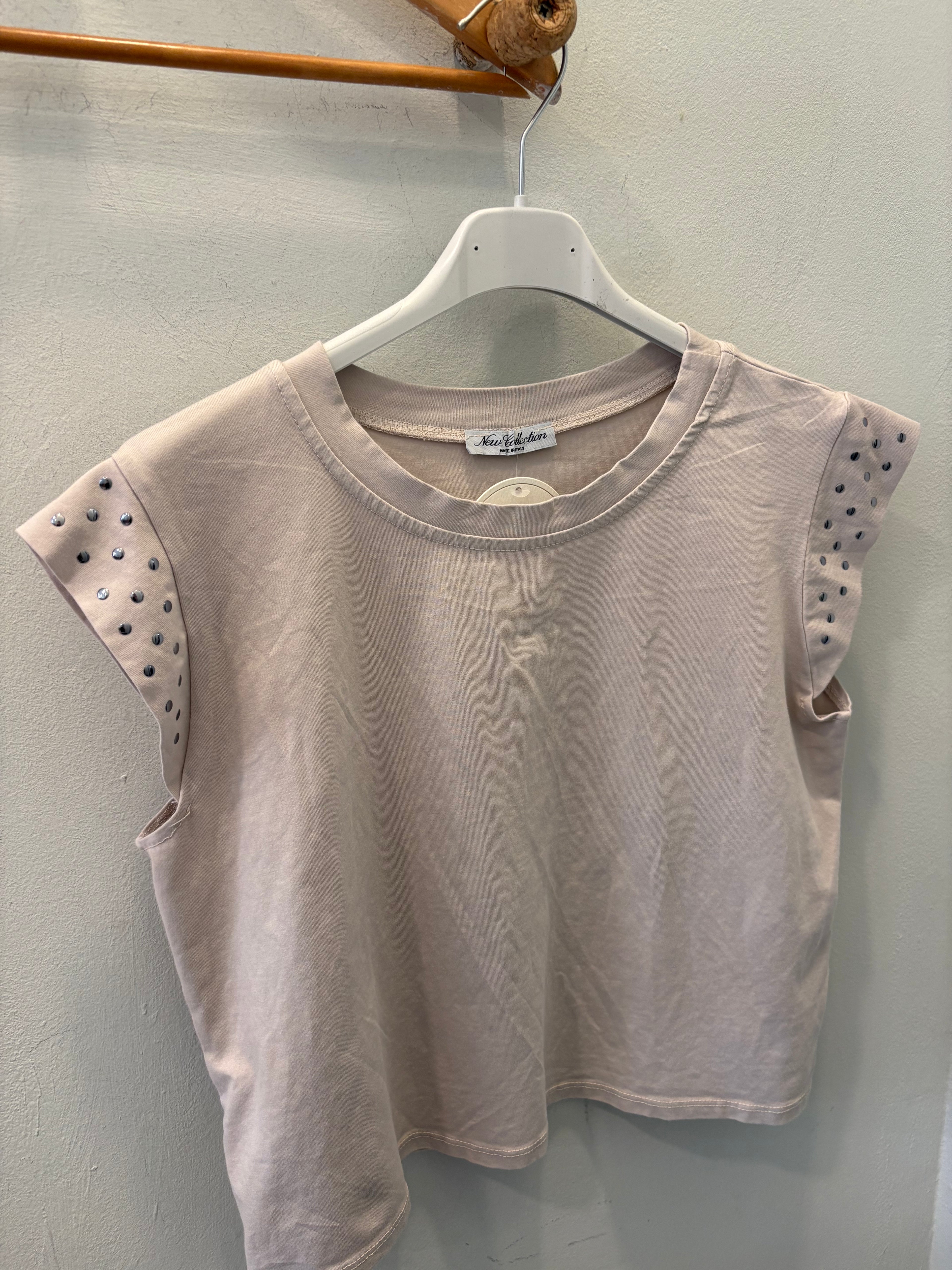 Camiseta tachuelas