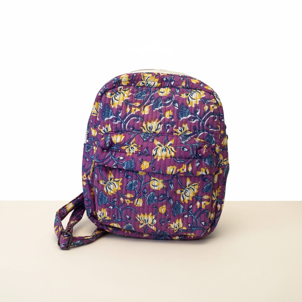 Mochila pequeña acolchada