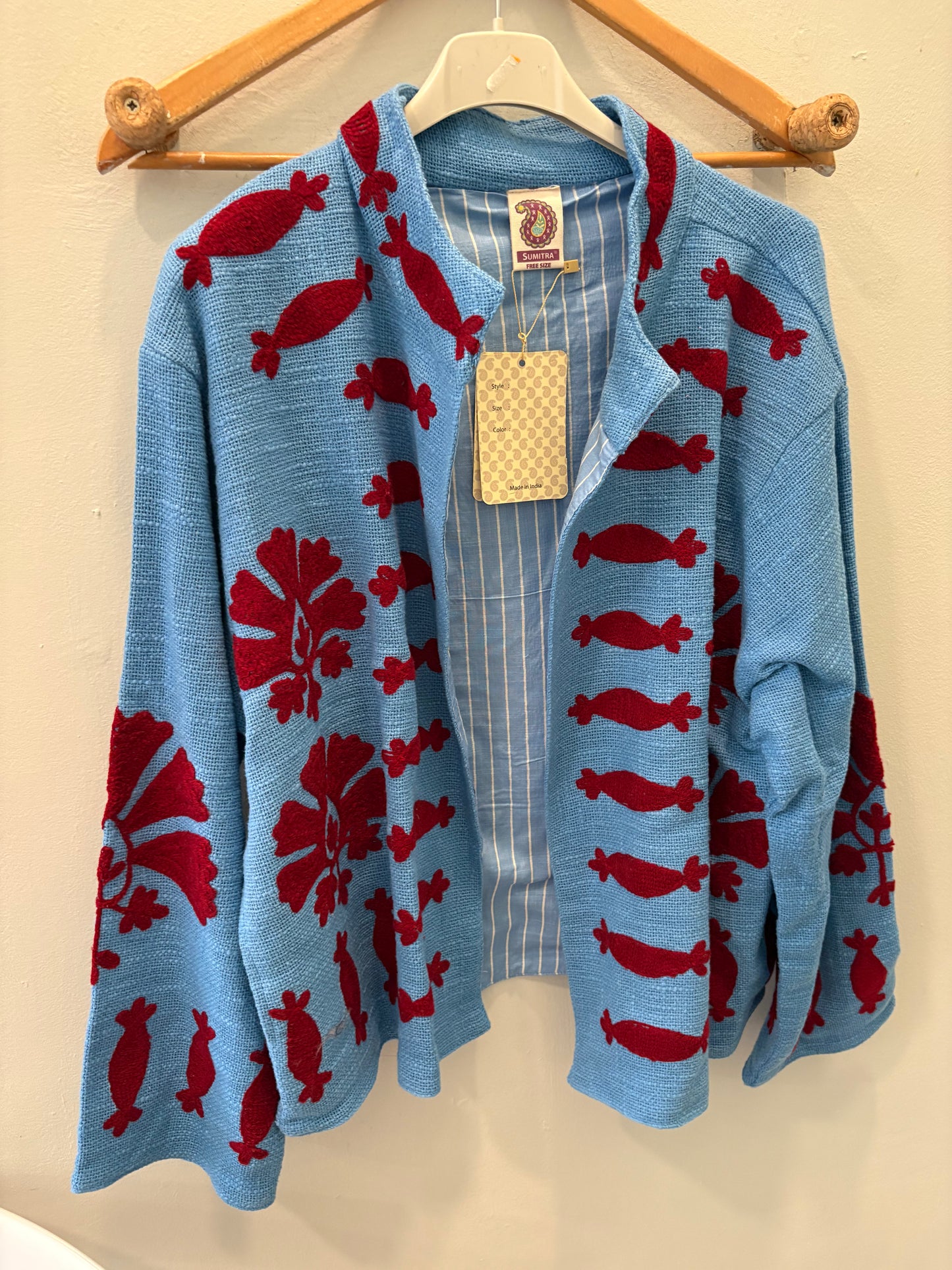 Chaqueta bordada azul
