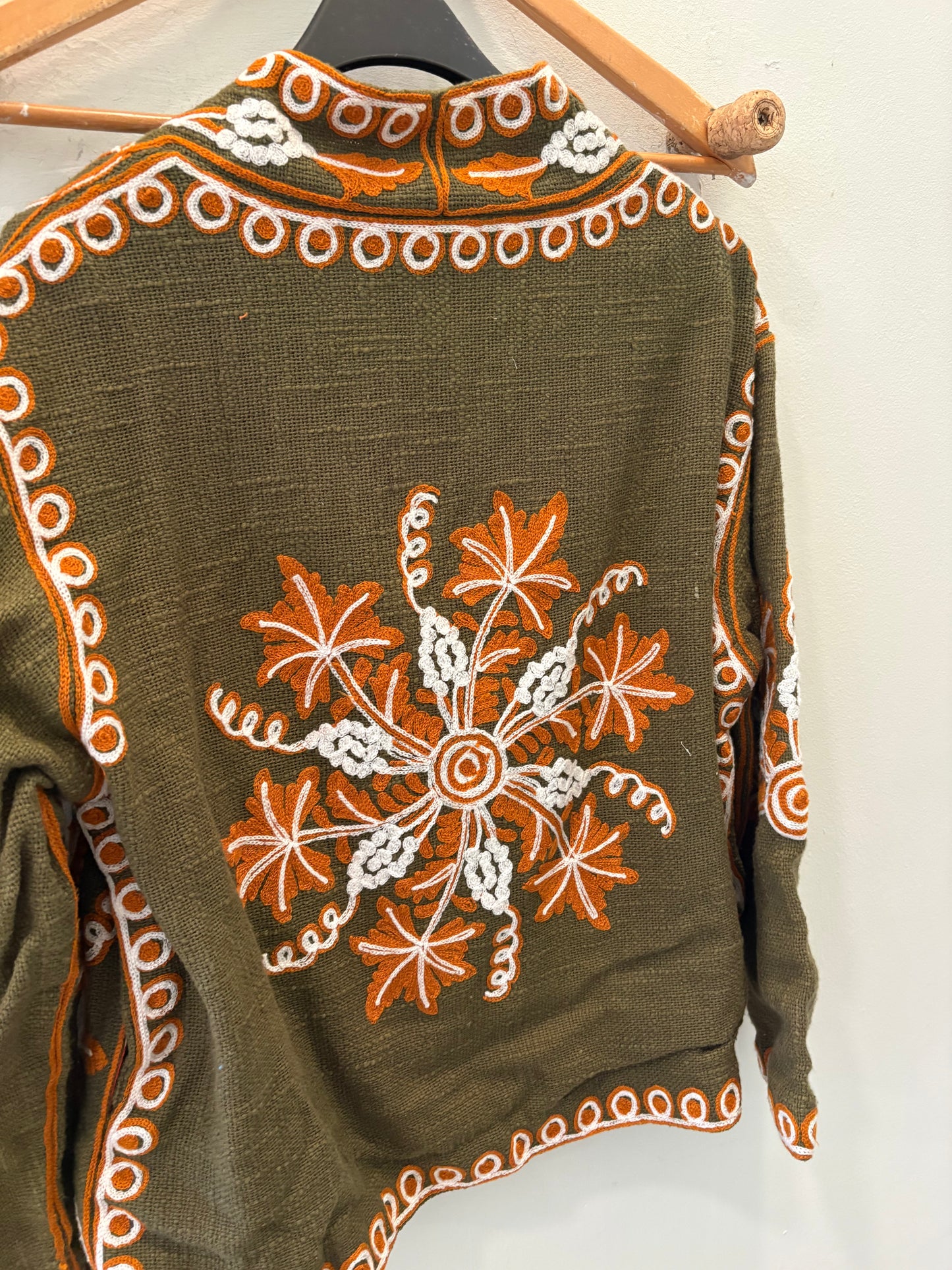 Chaqueta bordada verde