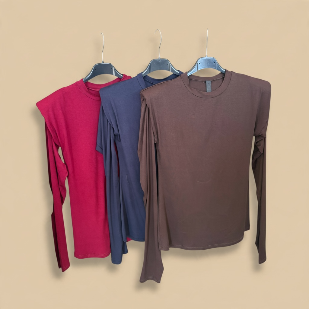 Camiseta básica hombreras