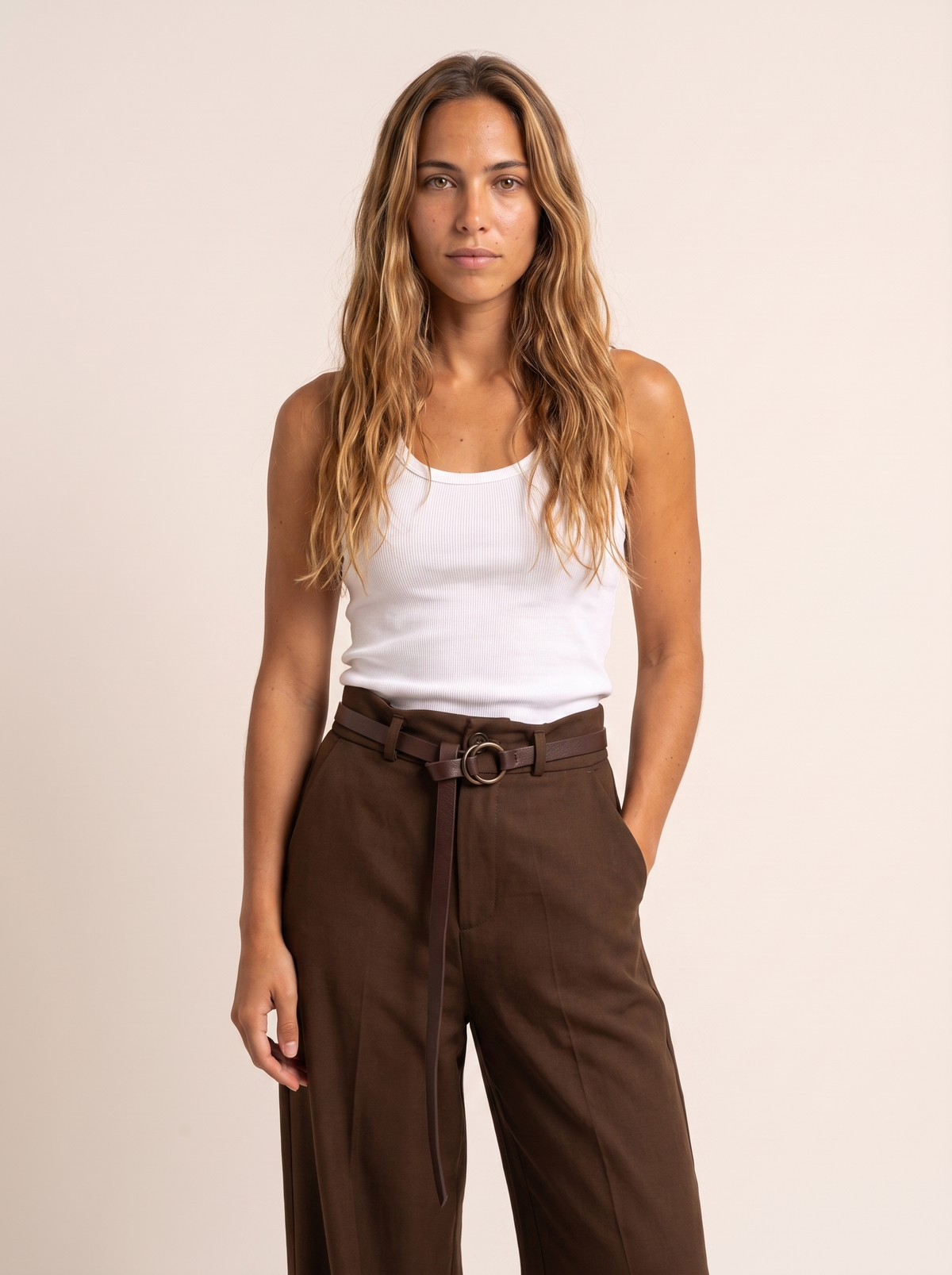Pantalón Recto con Costuras