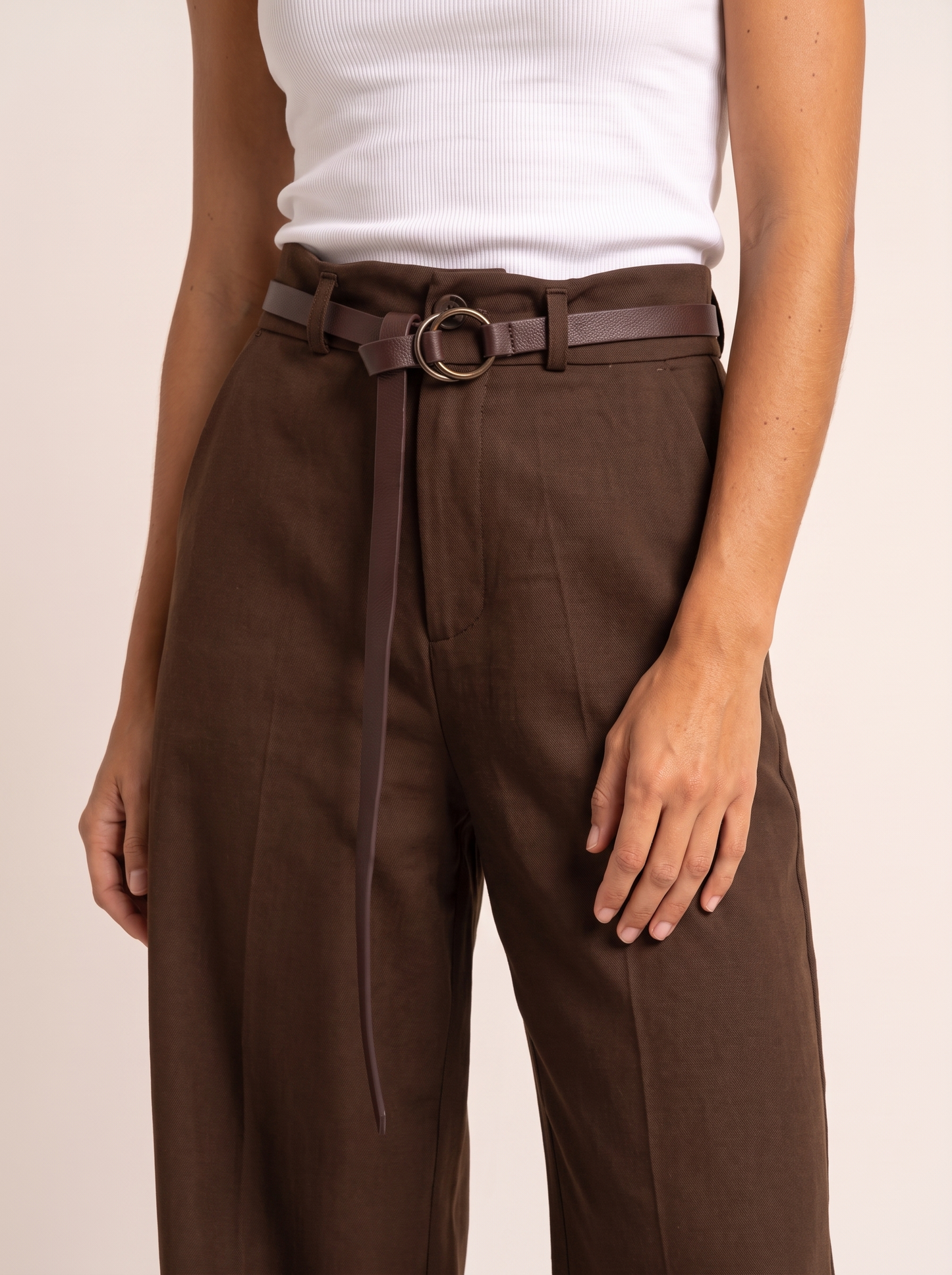 Pantalón Recto con Costuras